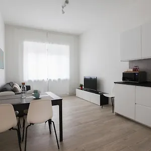 https://lovely-porta-romana.italymilanhotels.net