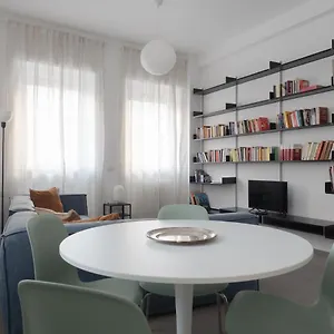 https://morosini-18-spazio-morosini.italymilanhotels.net